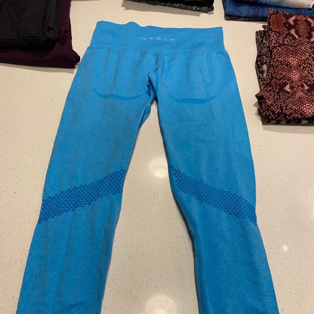 Nvgtn booty contour leggings medium